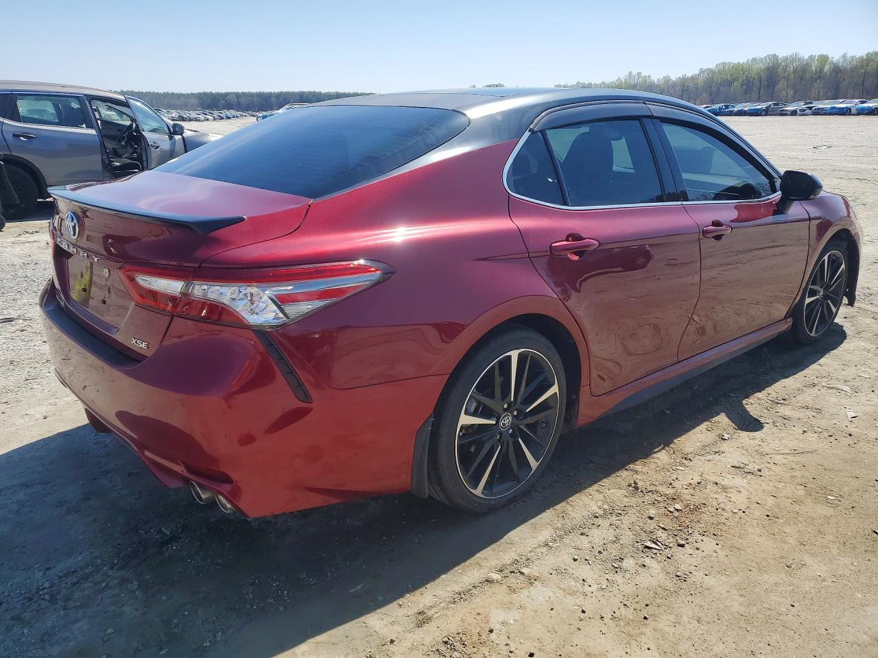 2018 TOYOTA CAMRY