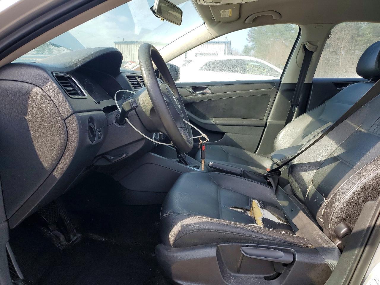 2011 VOLKSWAGEN JETTA