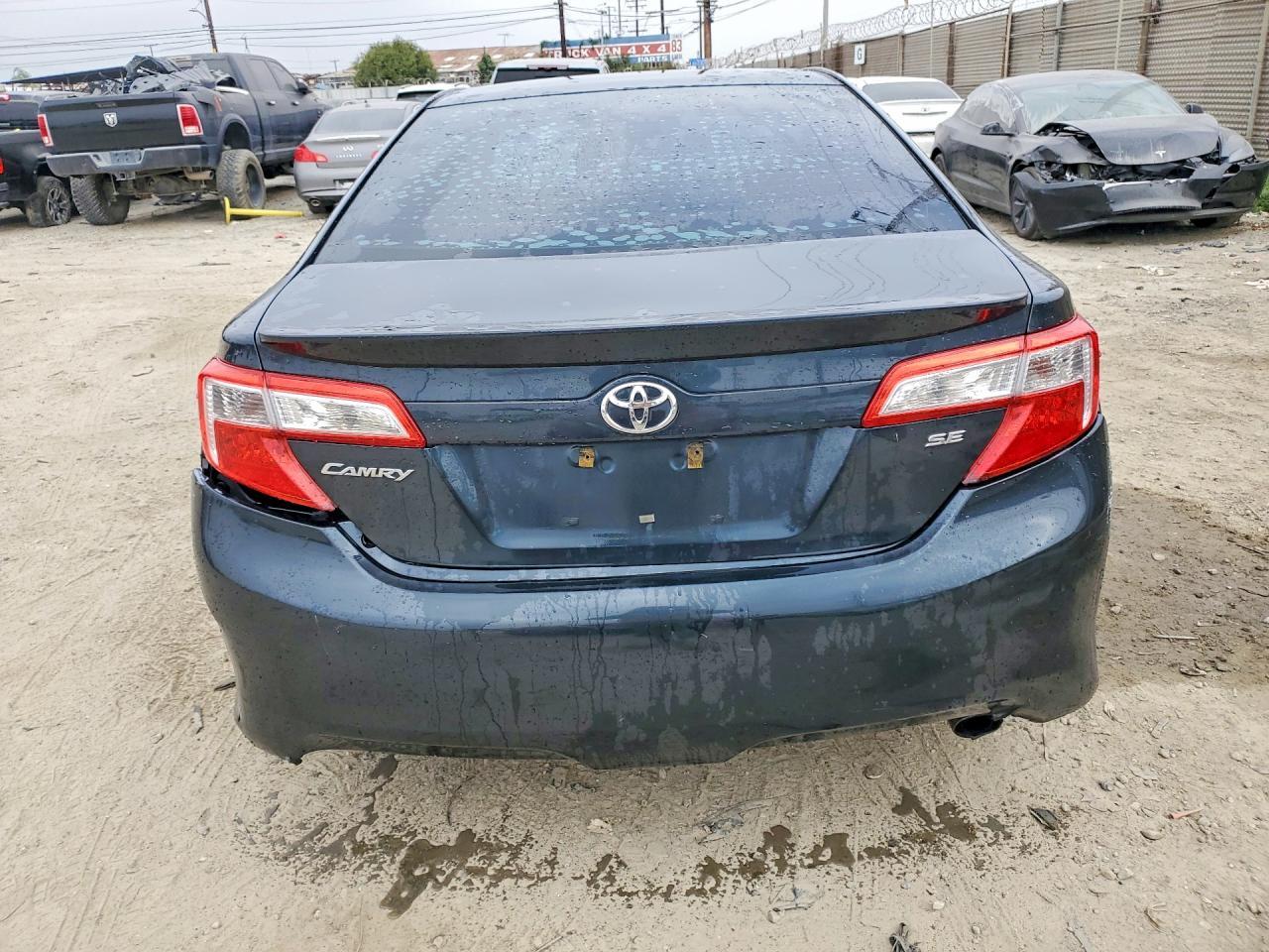 2014 TOYOTA CAMRY
