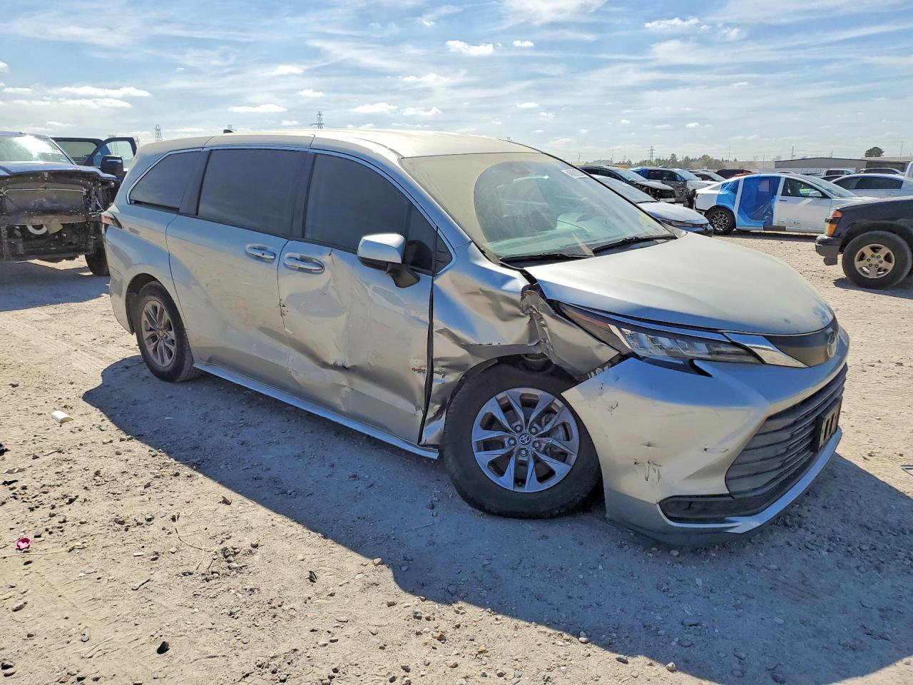 2022 TOYOTA SIENNA
