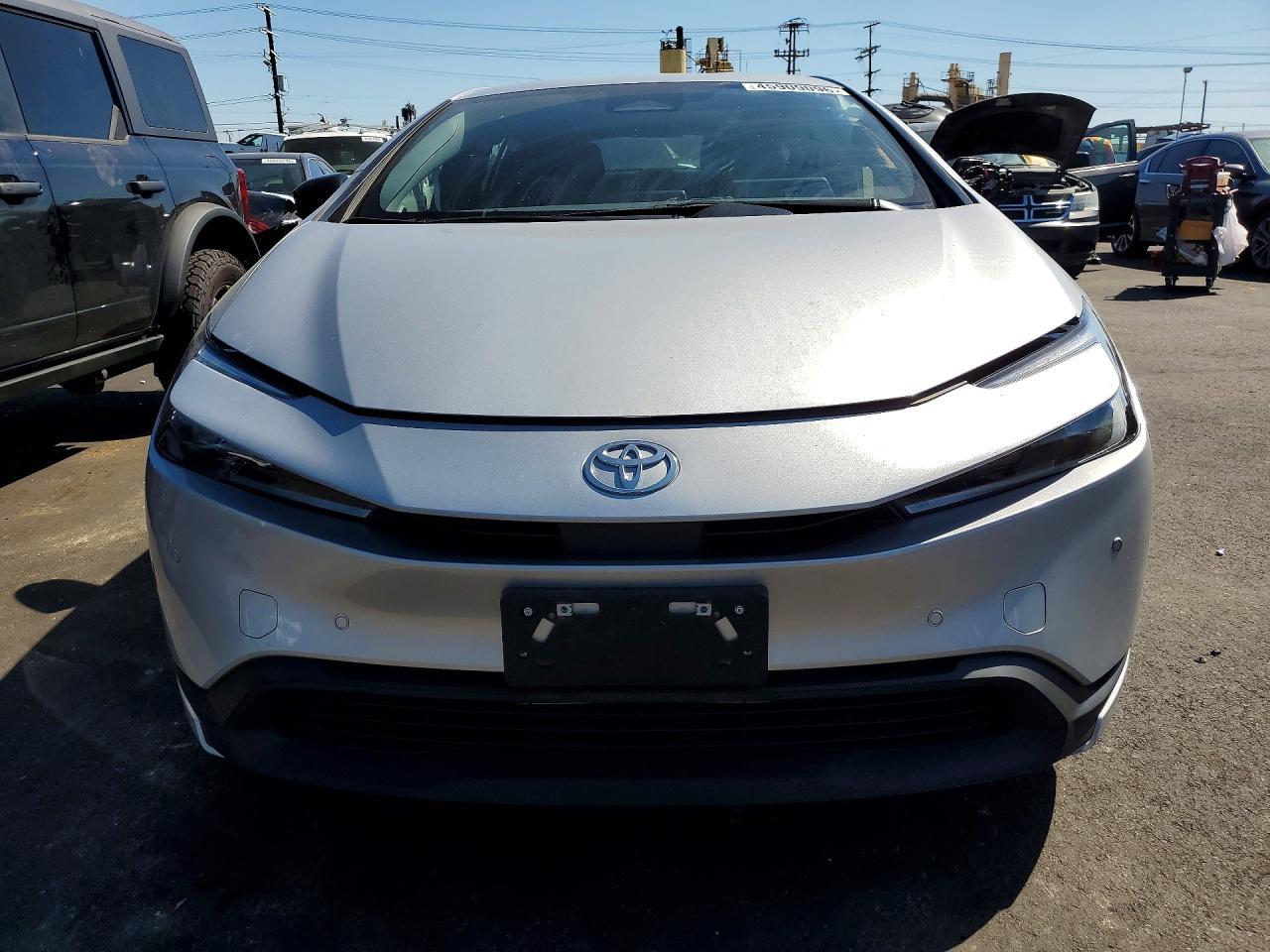 2025 TOYOTA PRIUS