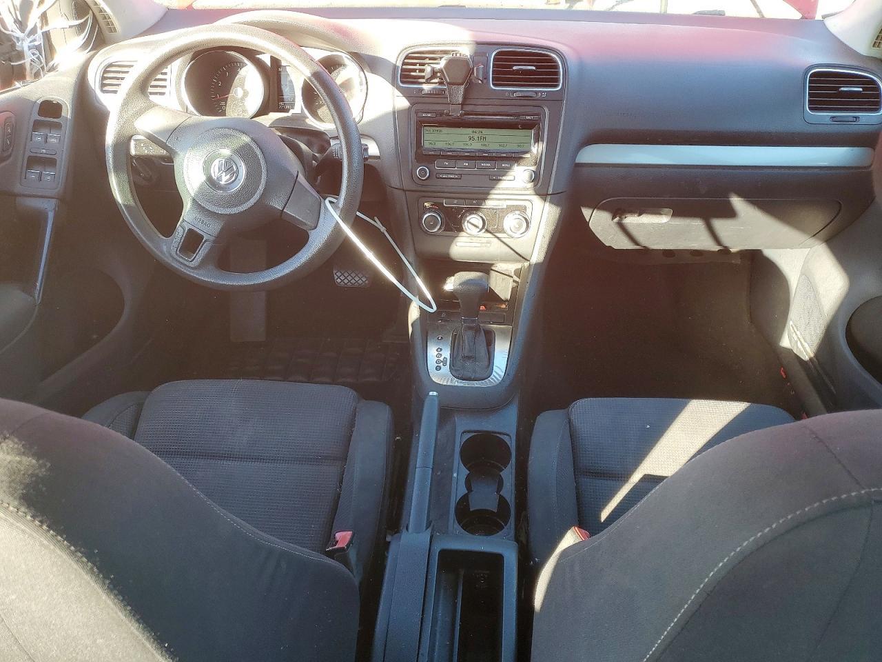 2011 VOLKSWAGEN GOLF