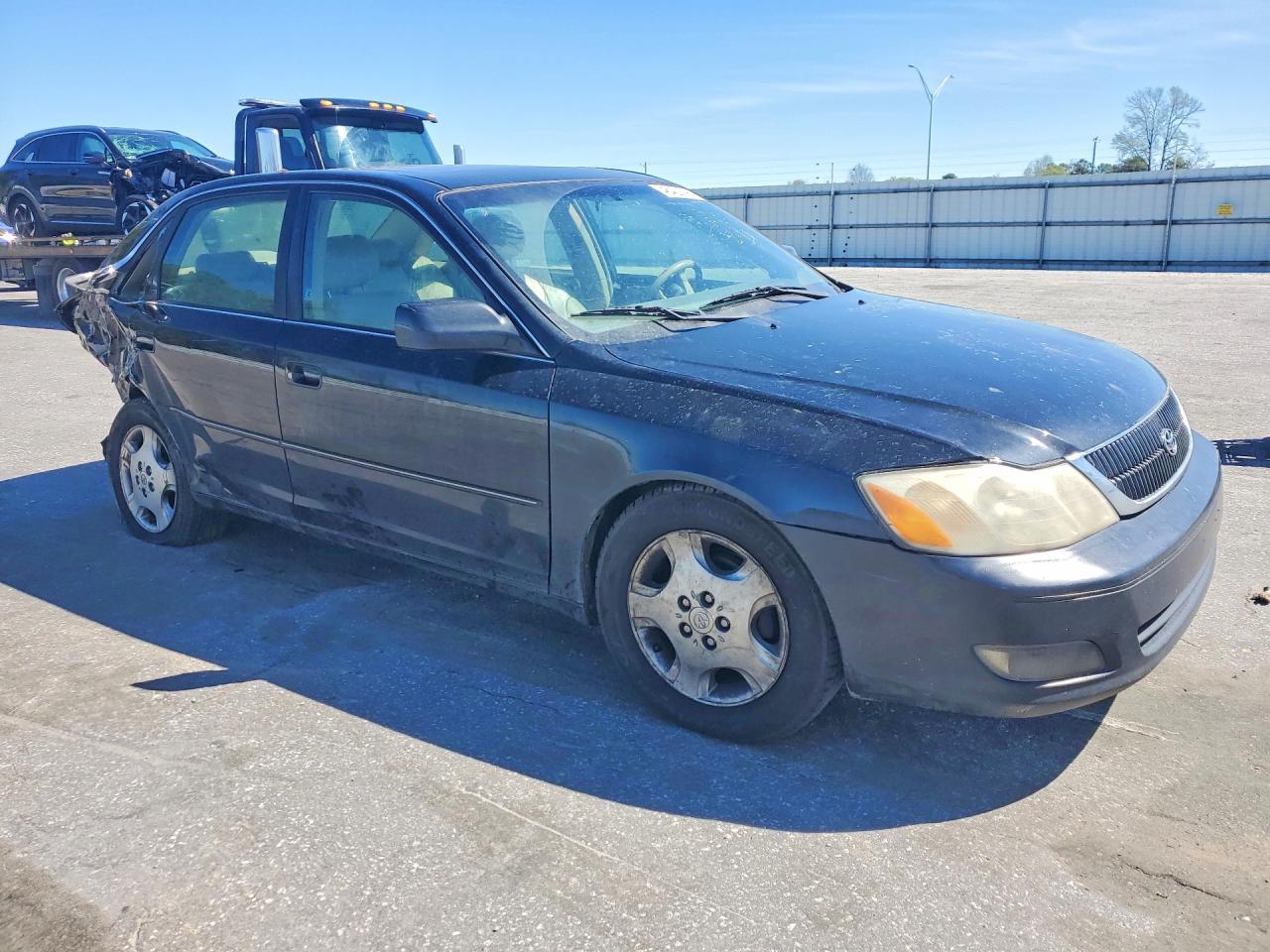 2004 TOYOTA Avalon