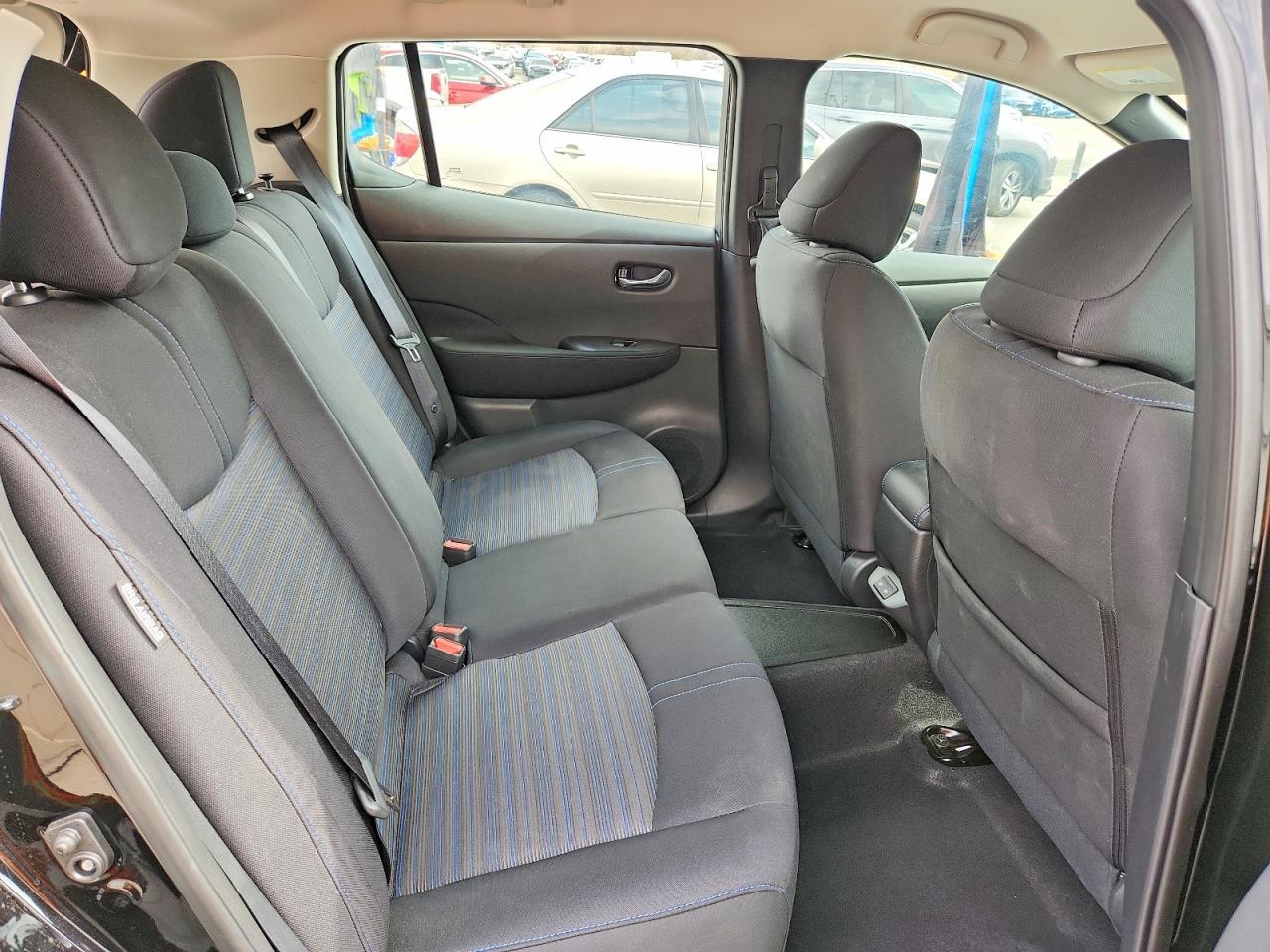 2025 NISSAN LEAF
