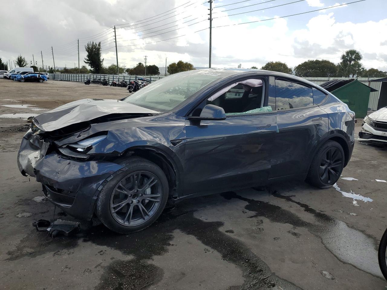 2024 TESLA MODEL Y