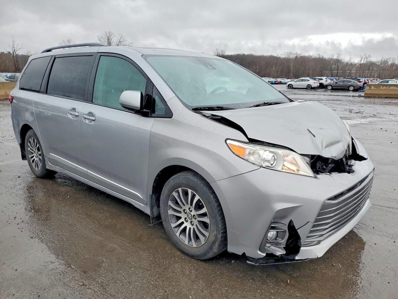 2018 TOYOTA SIENNA