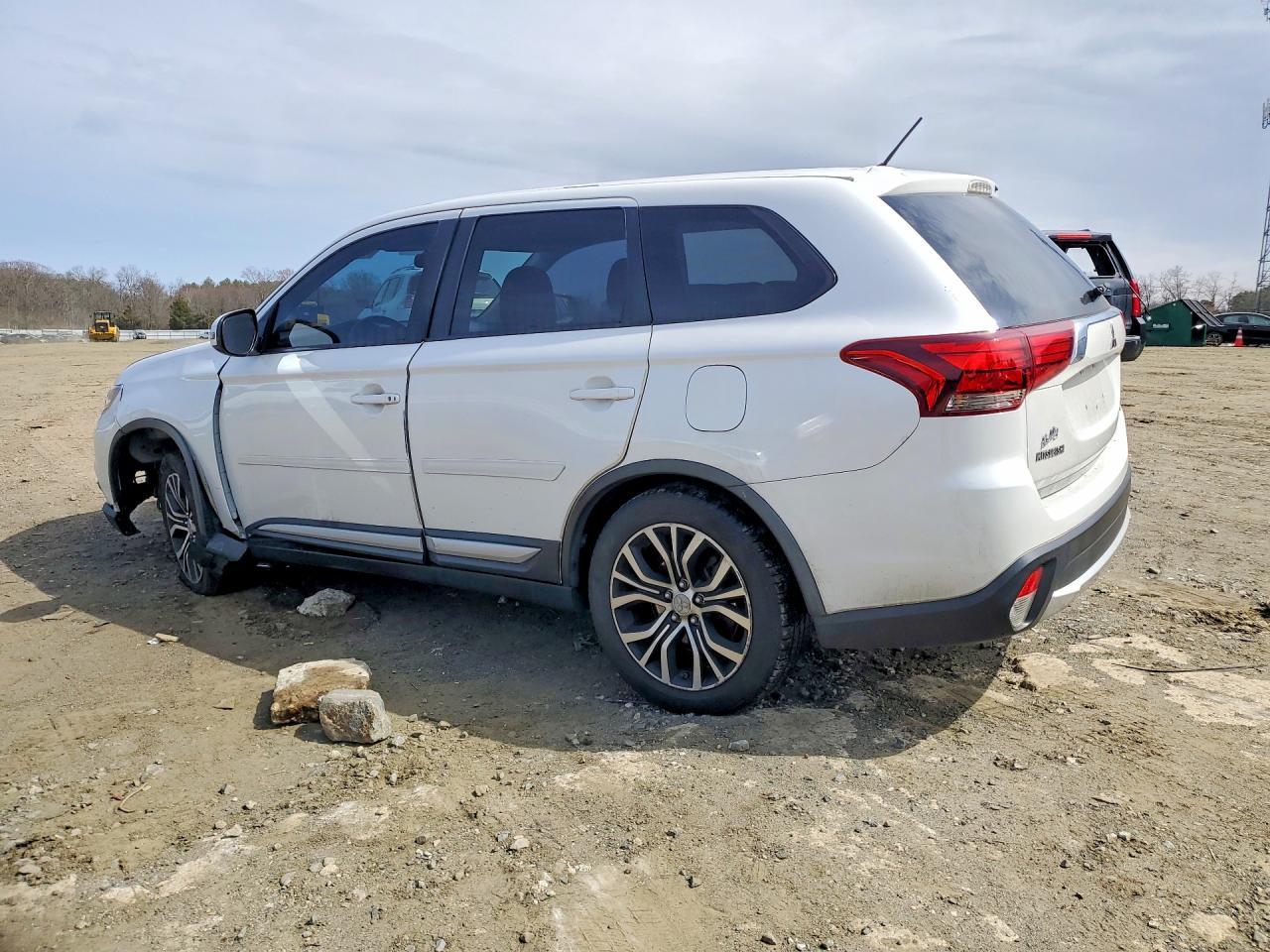 2016 MITSUBISHI outlander