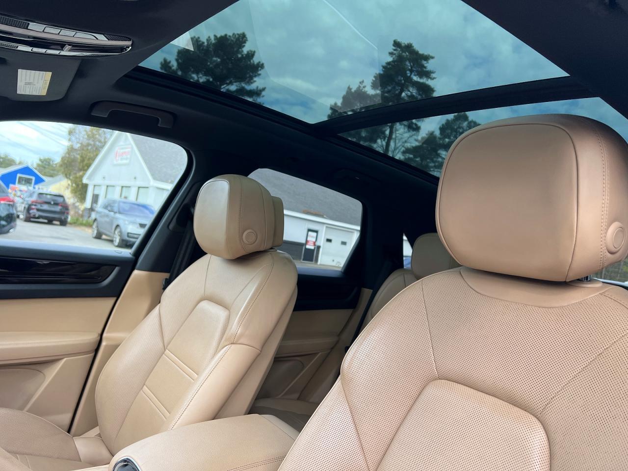 2020 PORSCHE CAYENNE