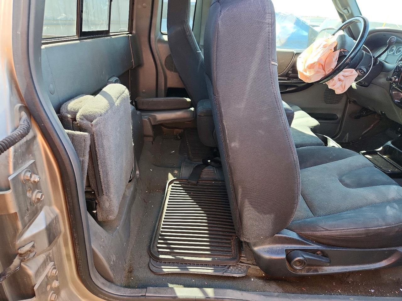 2004 MAZDA B4000