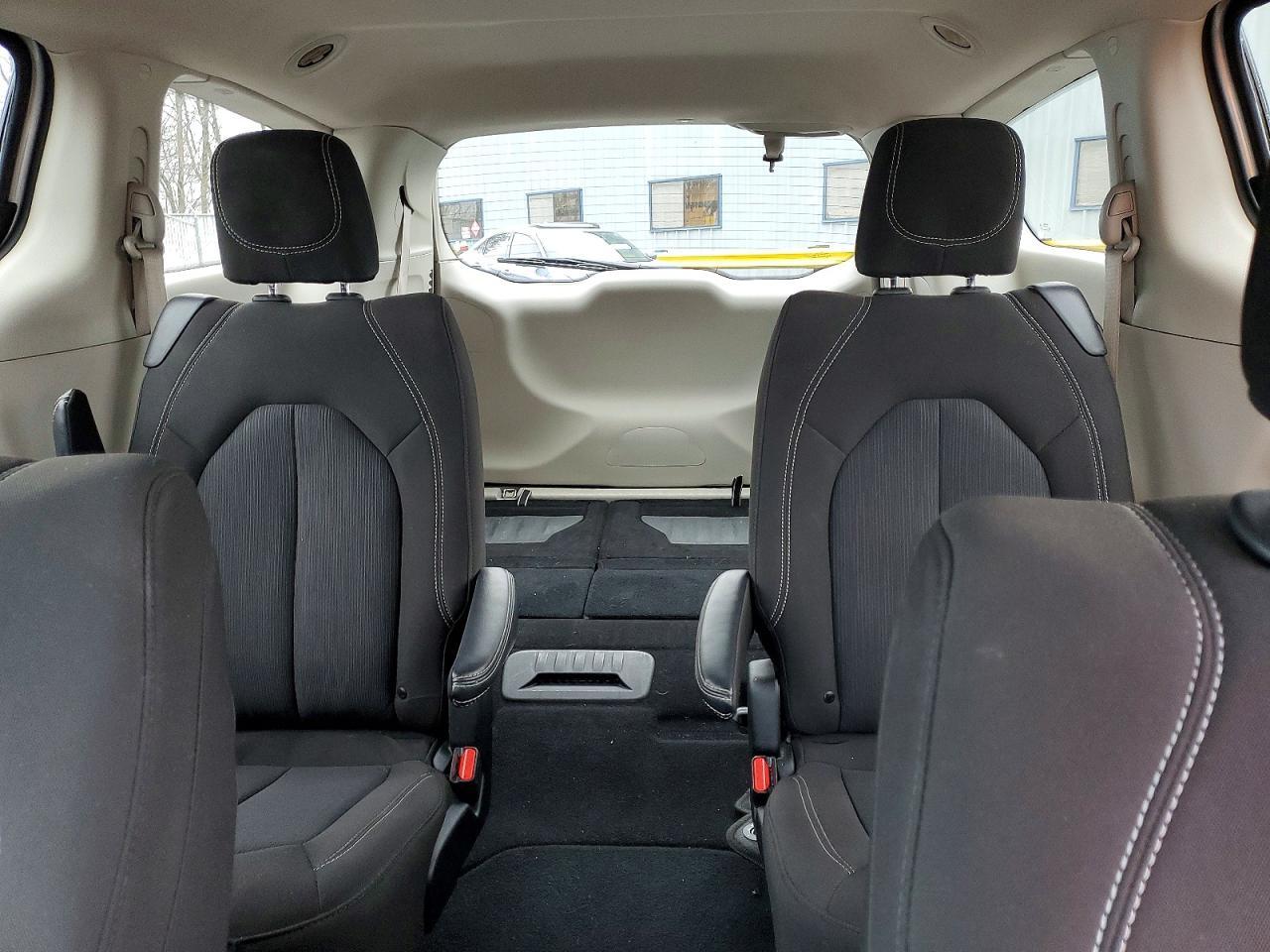 2023 CHRYSLER Voyager