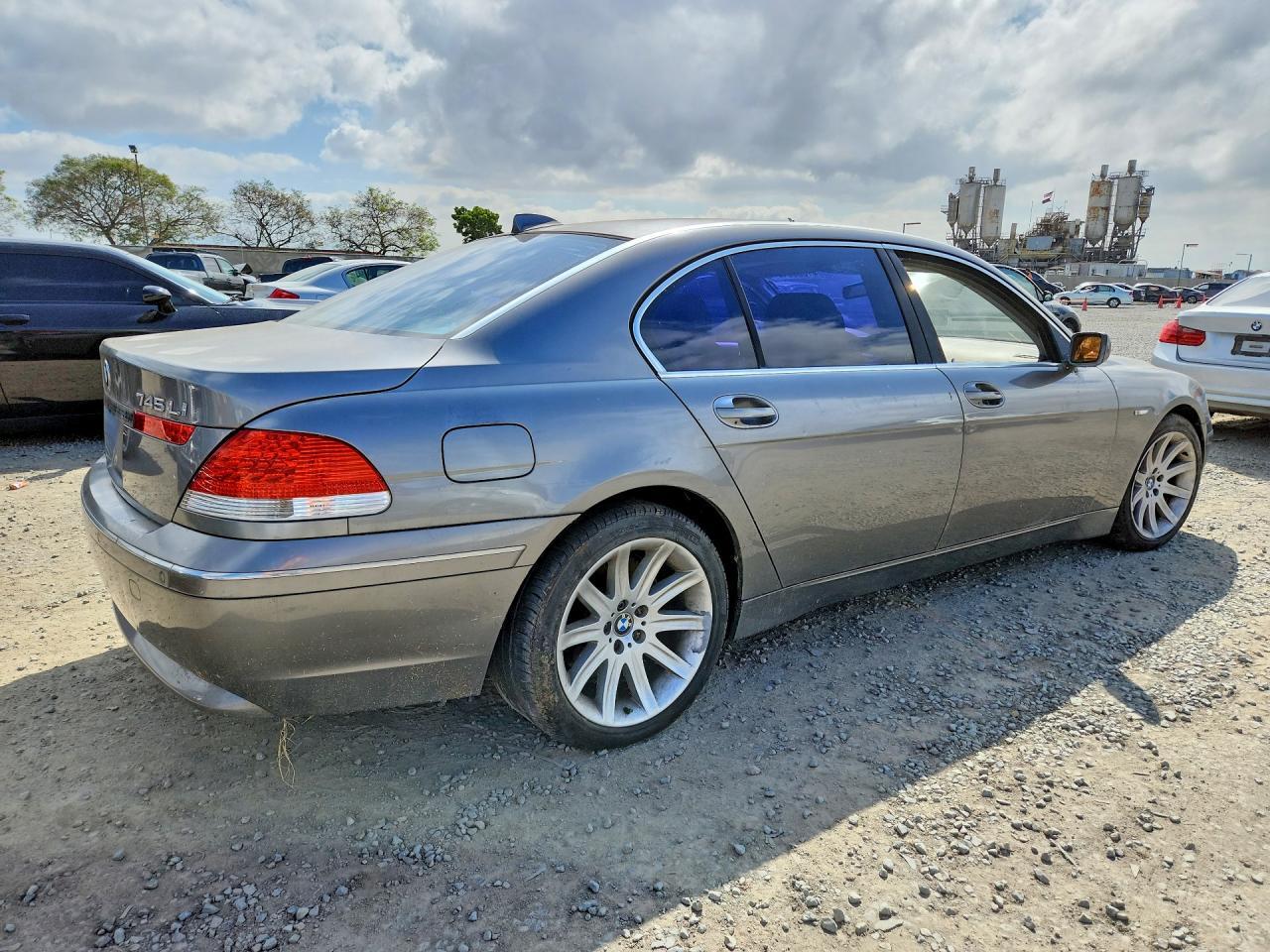 2004 BMW 7 series