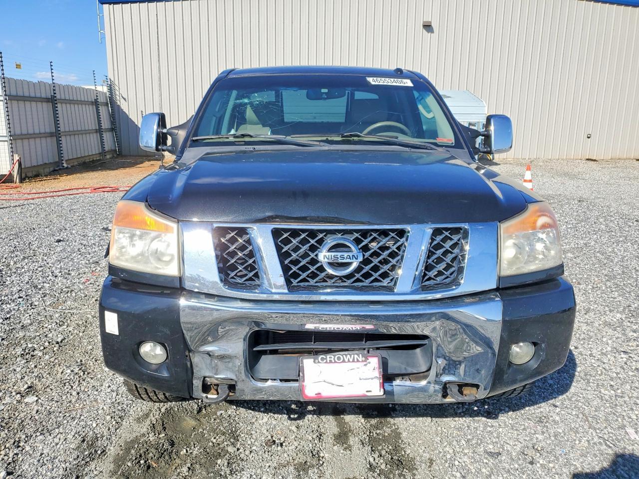 2011 NISSAN Titan