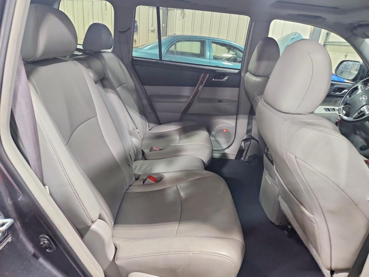 2012 TOYOTA HIGHLANDER