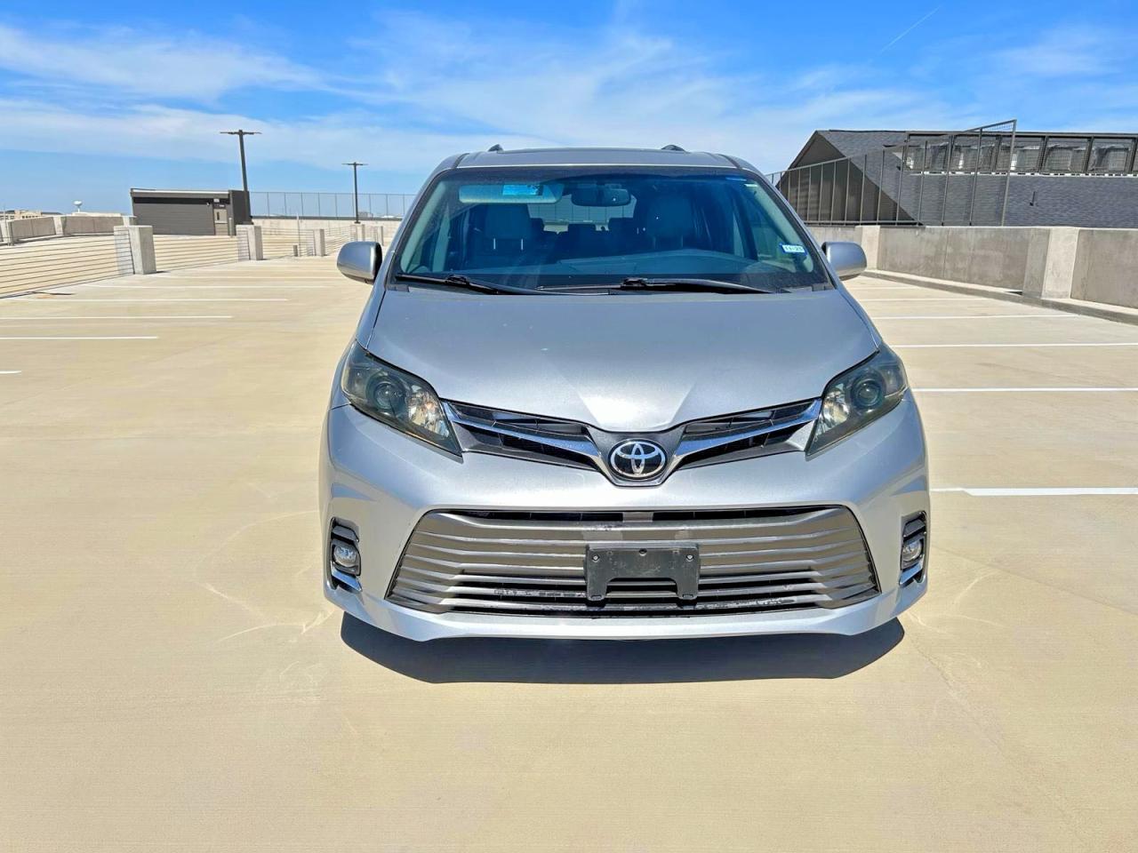 2017 TOYOTA SIENNA