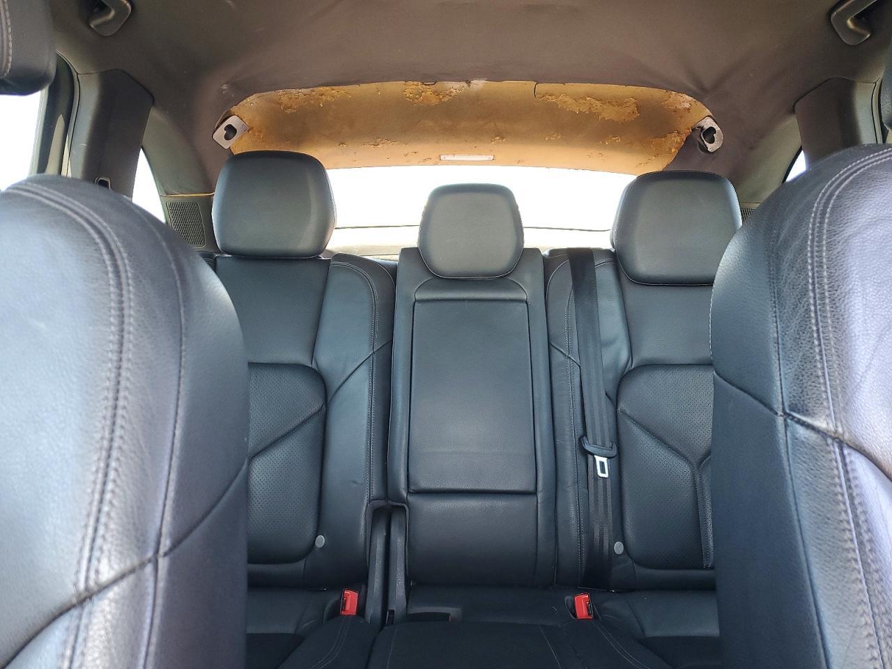 2011 PORSCHE CAYENNE
