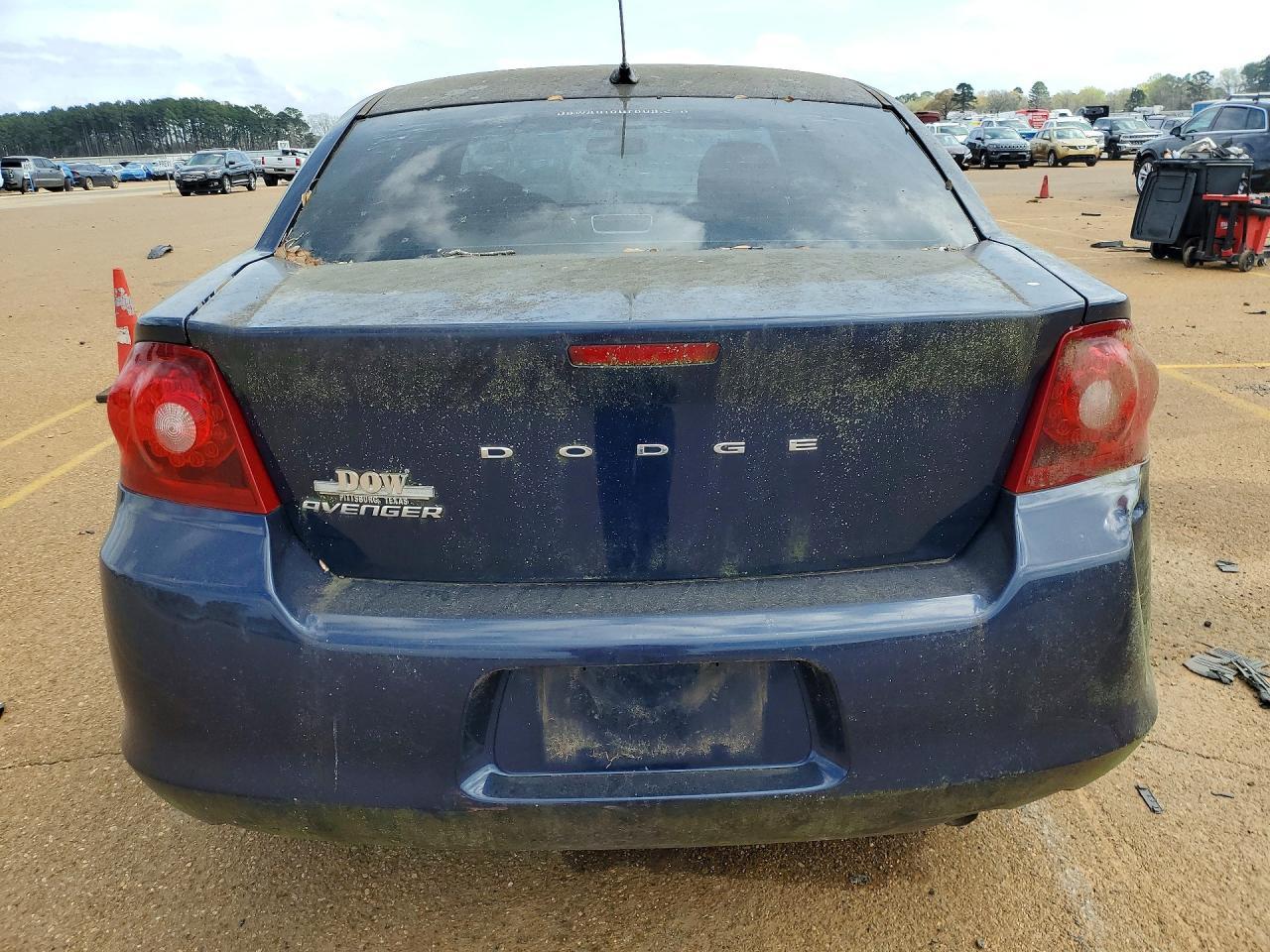 2013 DODGE Avenger