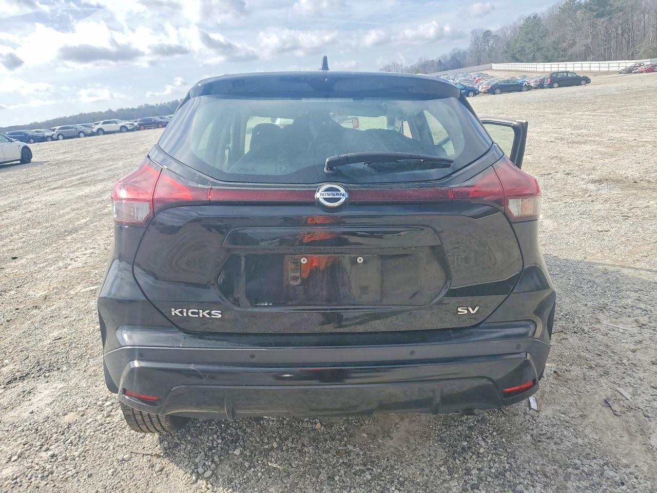 2021 NISSAN KICKS