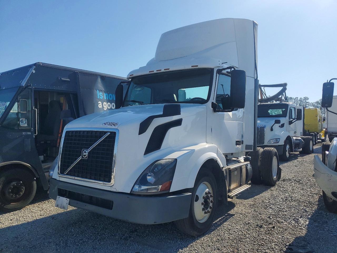 2017 VOLVO VNL