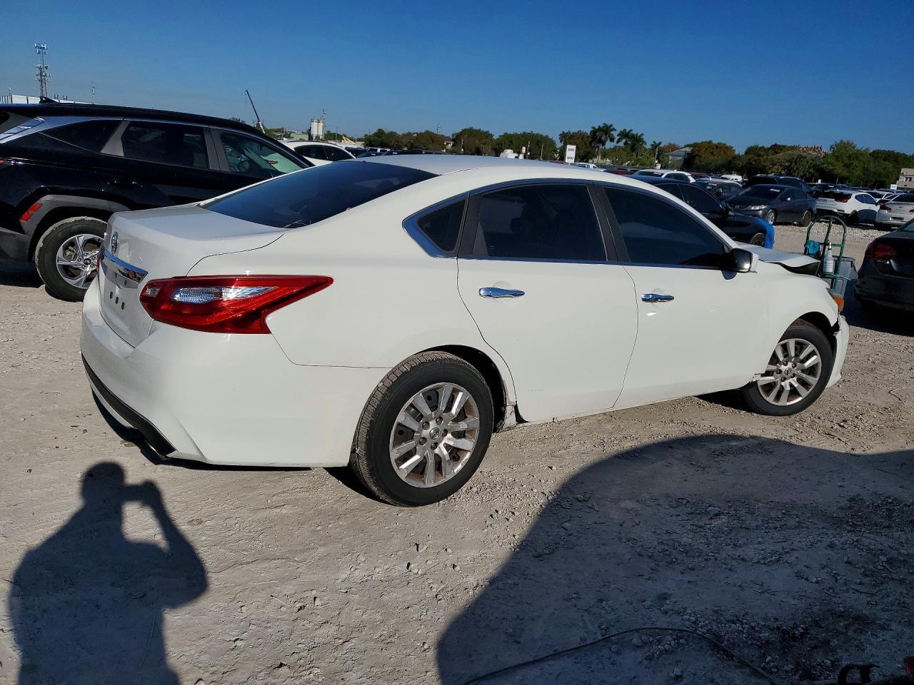 2017 NISSAN ALTIMA