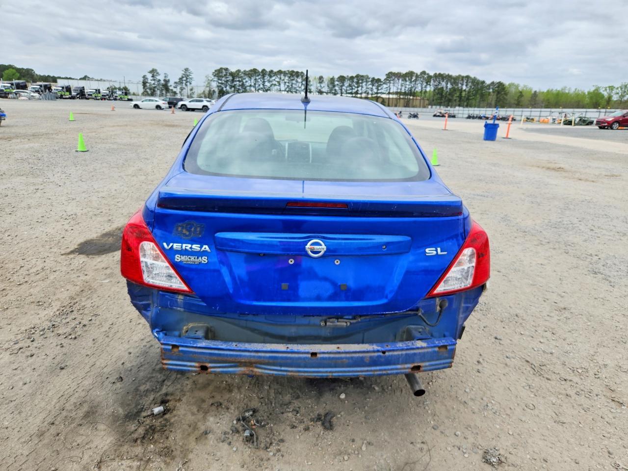 2016 NISSAN VERSA