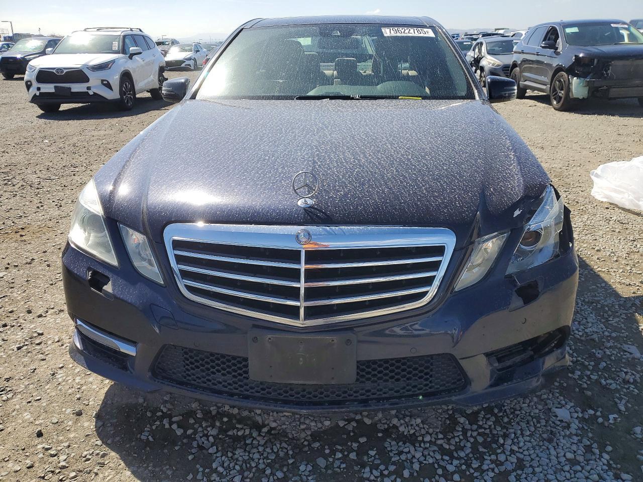 2013 MERCEDES-BENZ E-Class