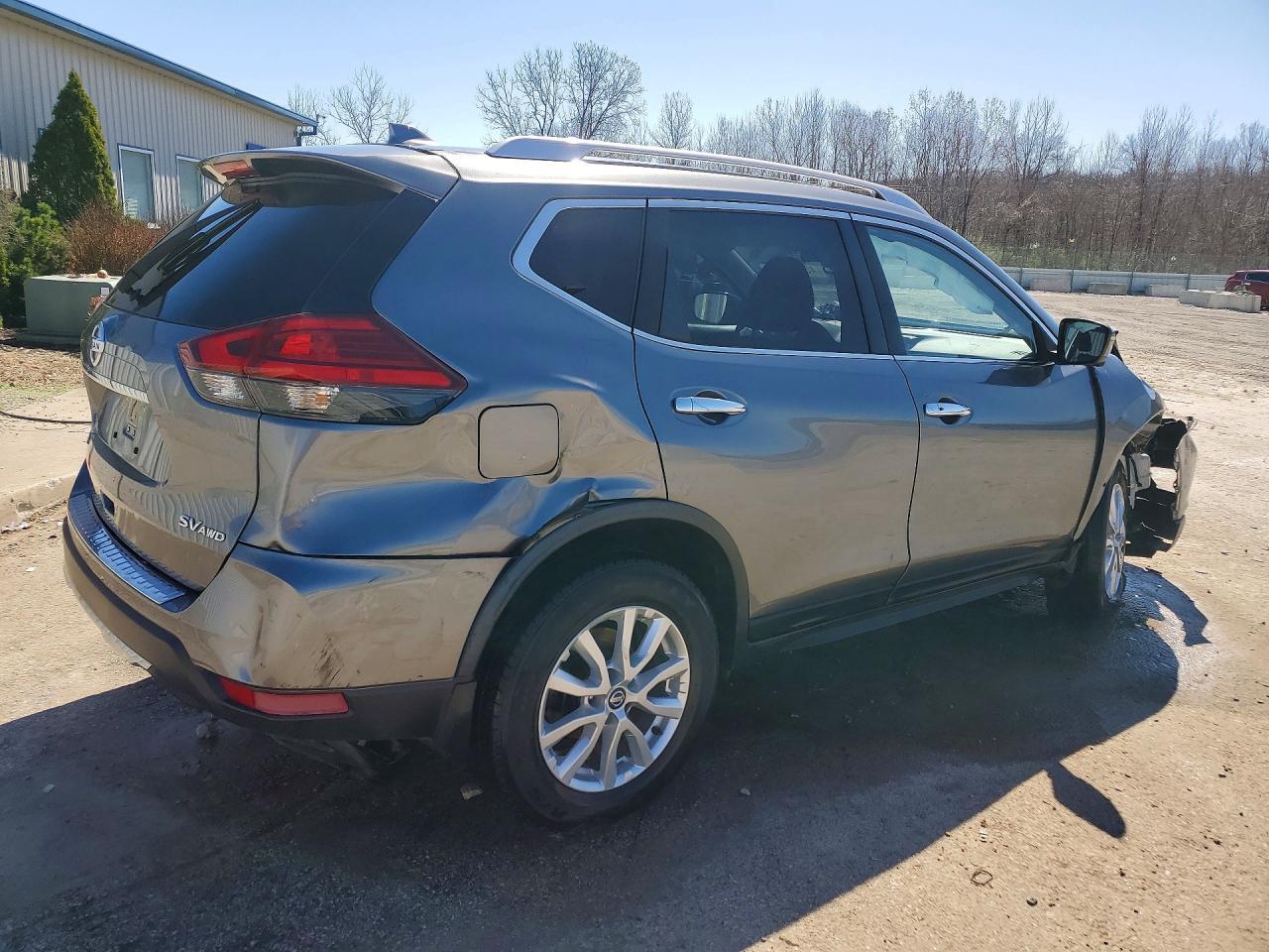 2017 NISSAN ROGUE
