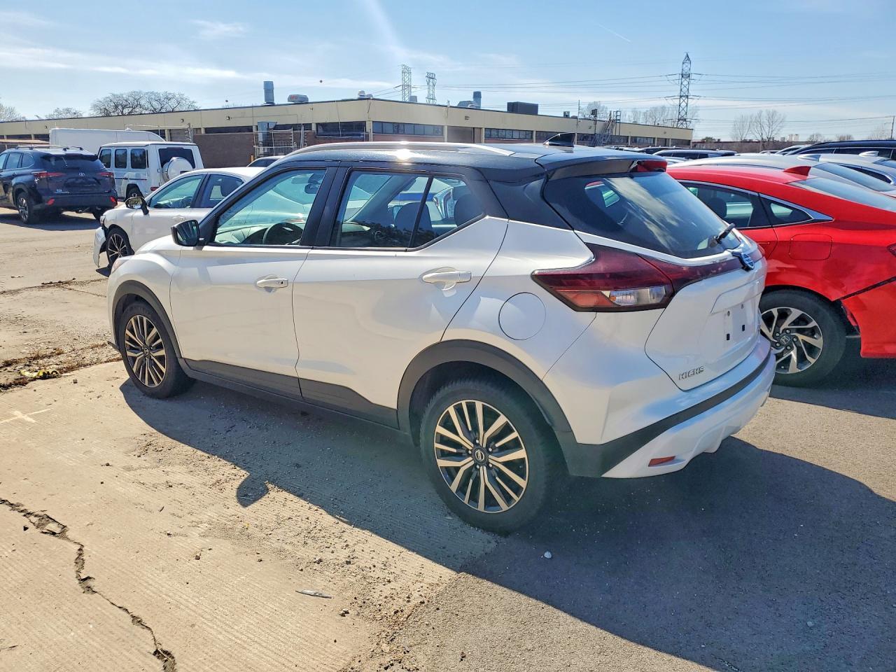 2021 NISSAN KICKS