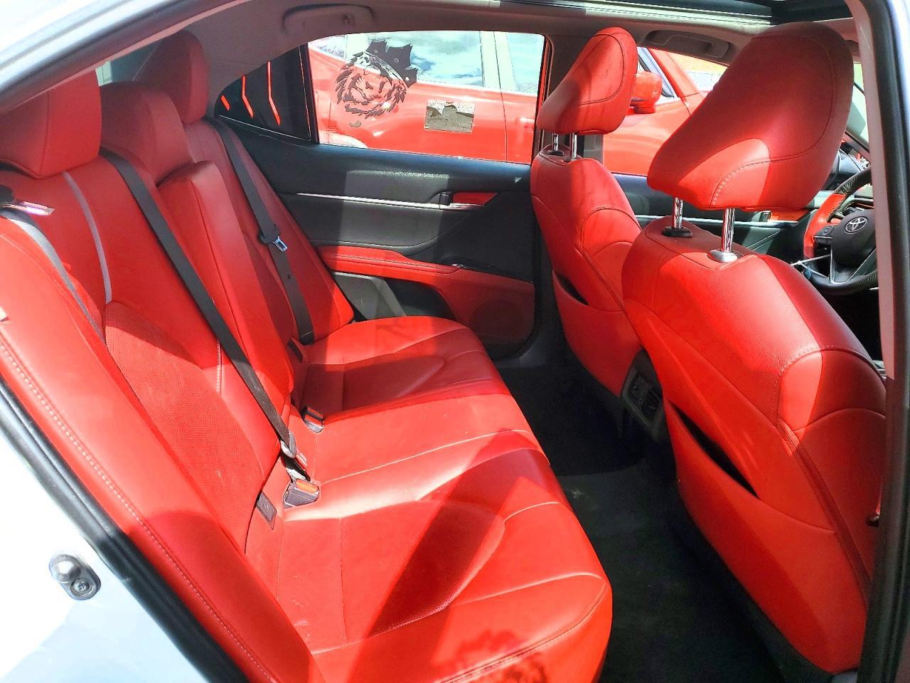 2018 TOYOTA CAMRY