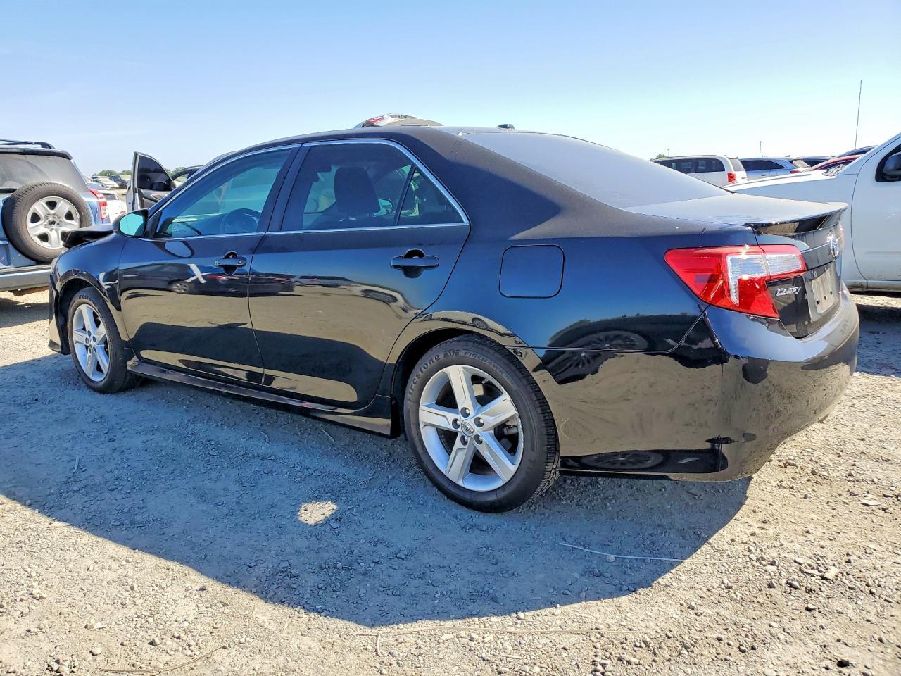 2014 TOYOTA CAMRY