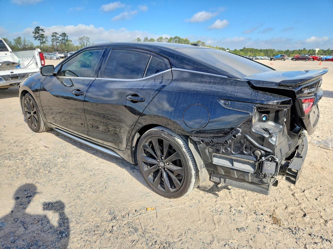 2022 NISSAN Maxima
