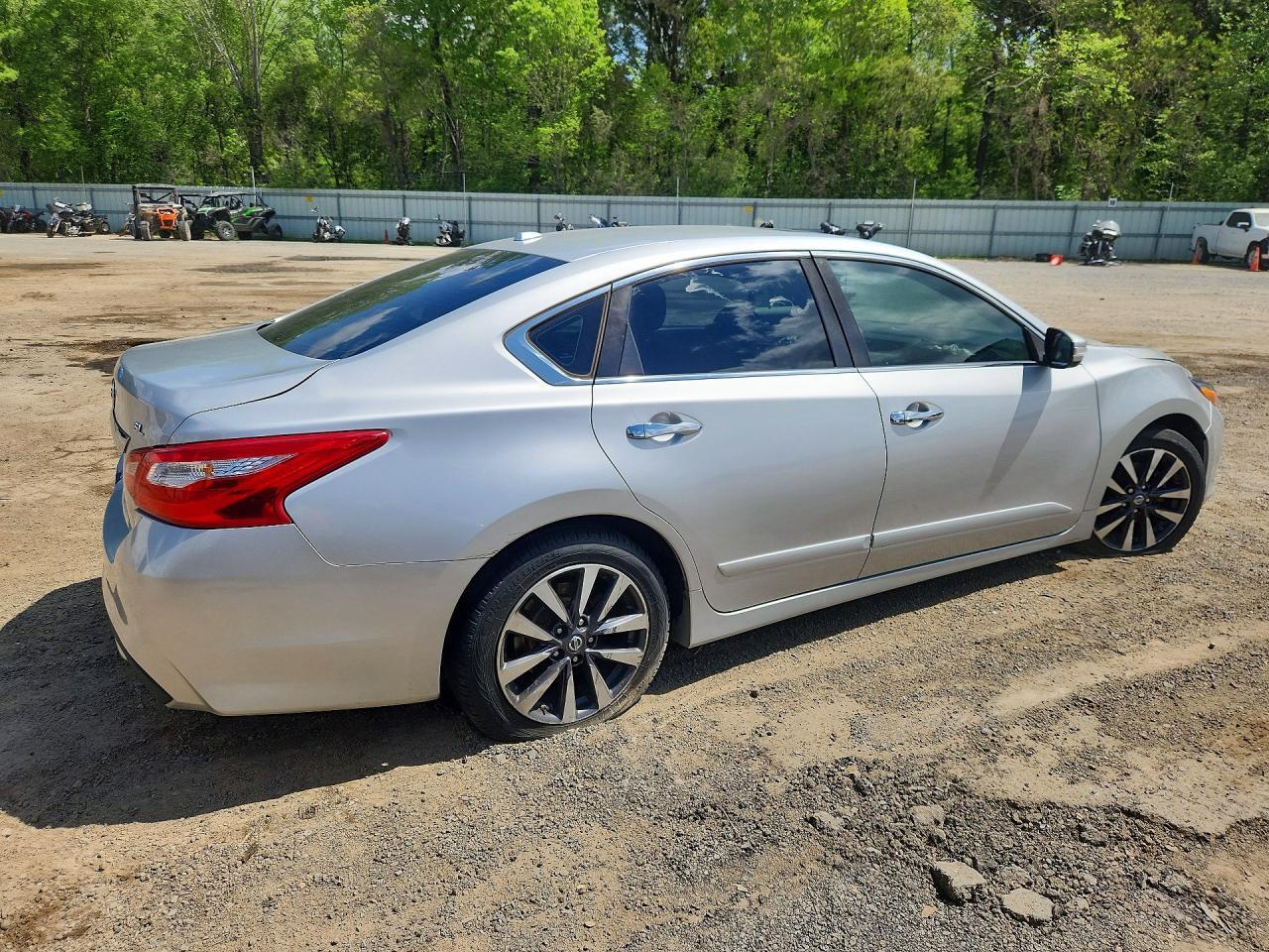 2016 NISSAN ALTIMA