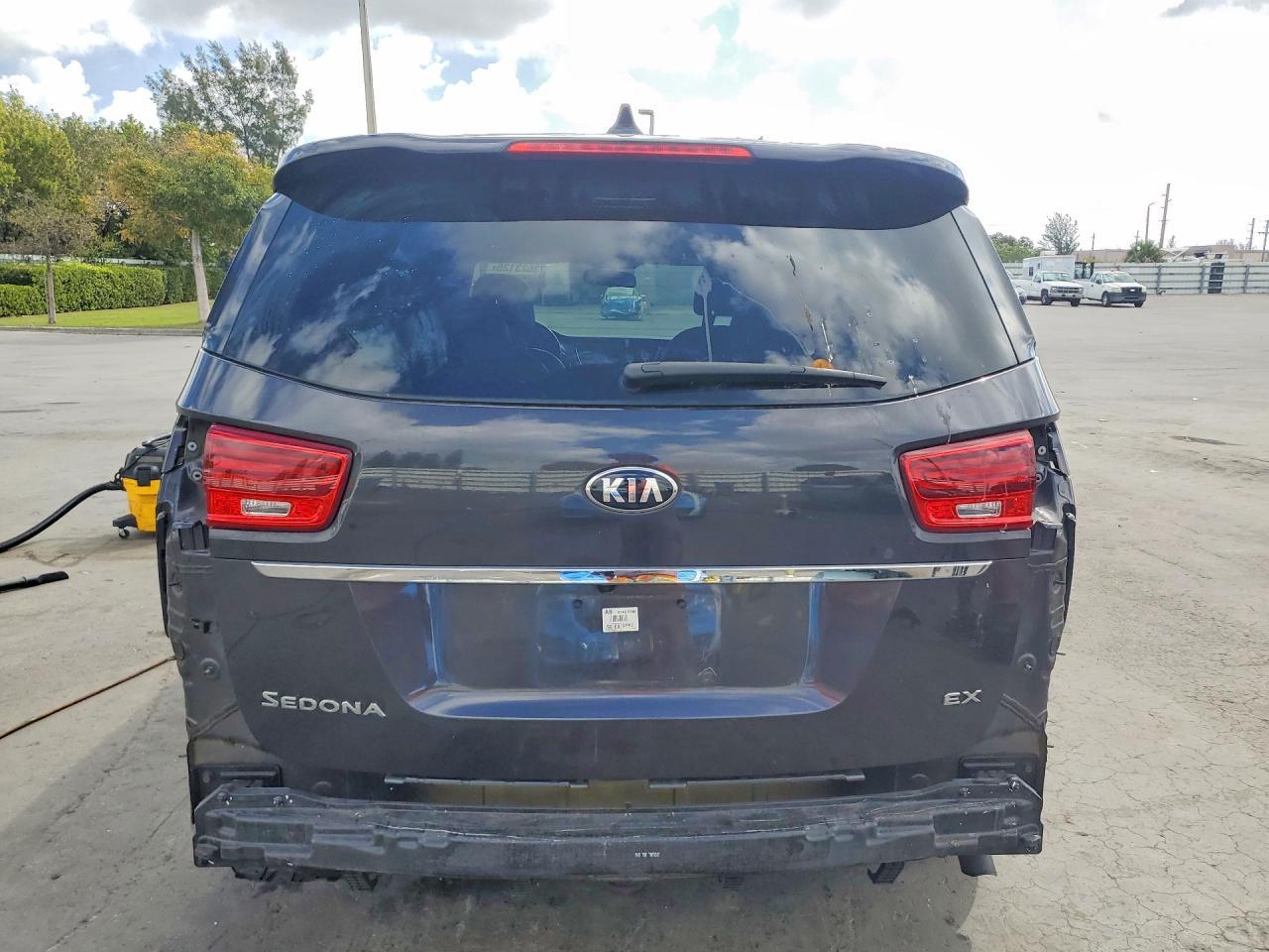 2019 KIA SEDONA