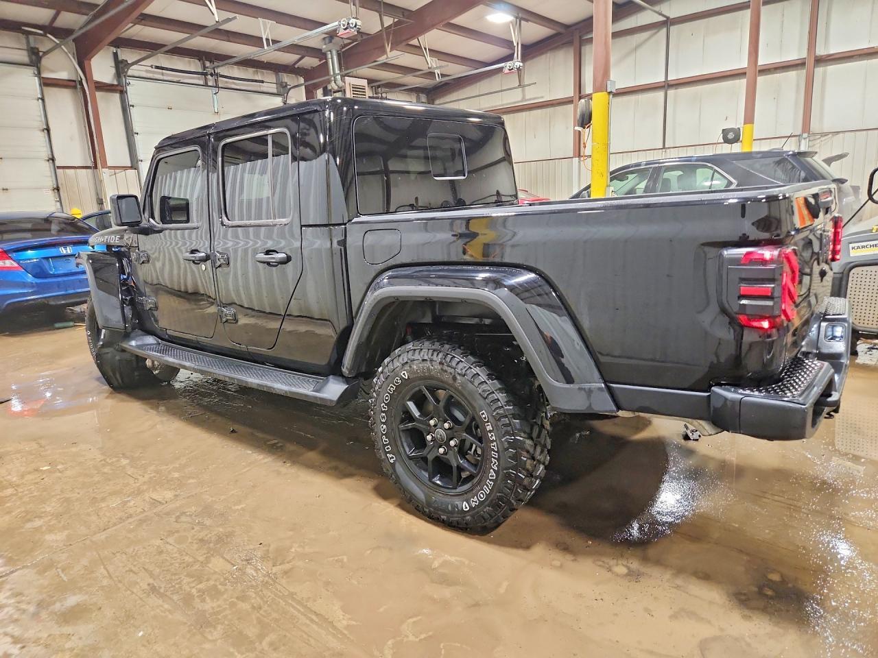 2025 JEEP Gladiator
