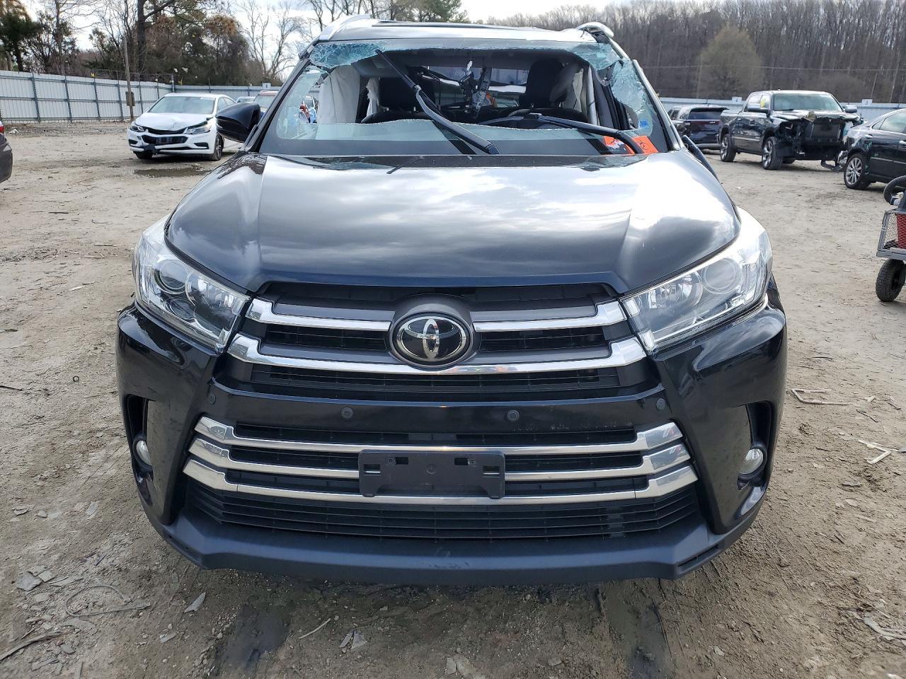 2018 TOYOTA HIGHLANDER