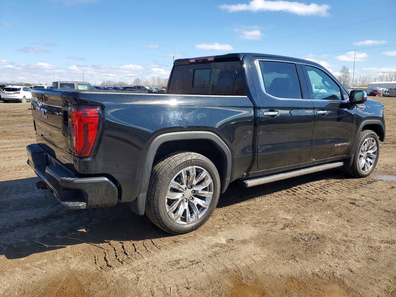 2023 GMC Sierra