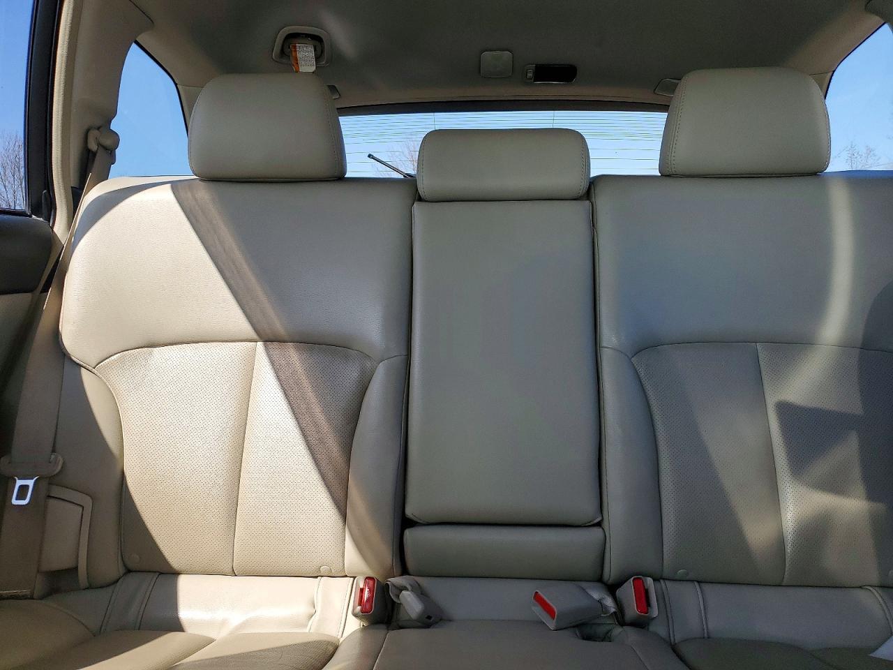 2010 SUBARU Outback
