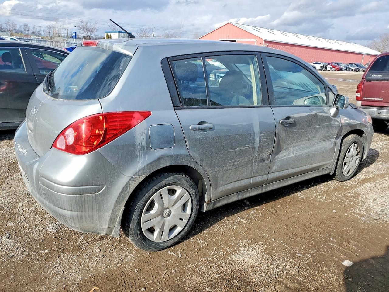 2011 NISSAN VERSA