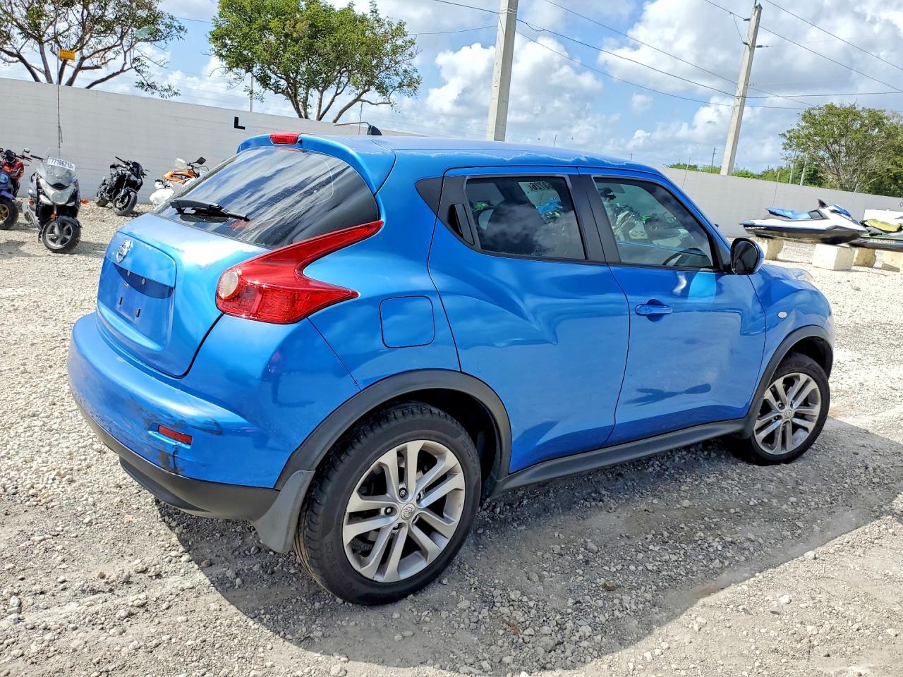 2011 NISSAN Juke