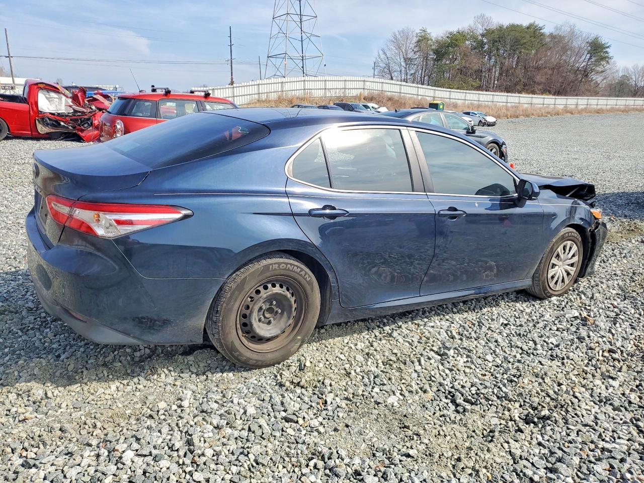 2018 TOYOTA CAMRY