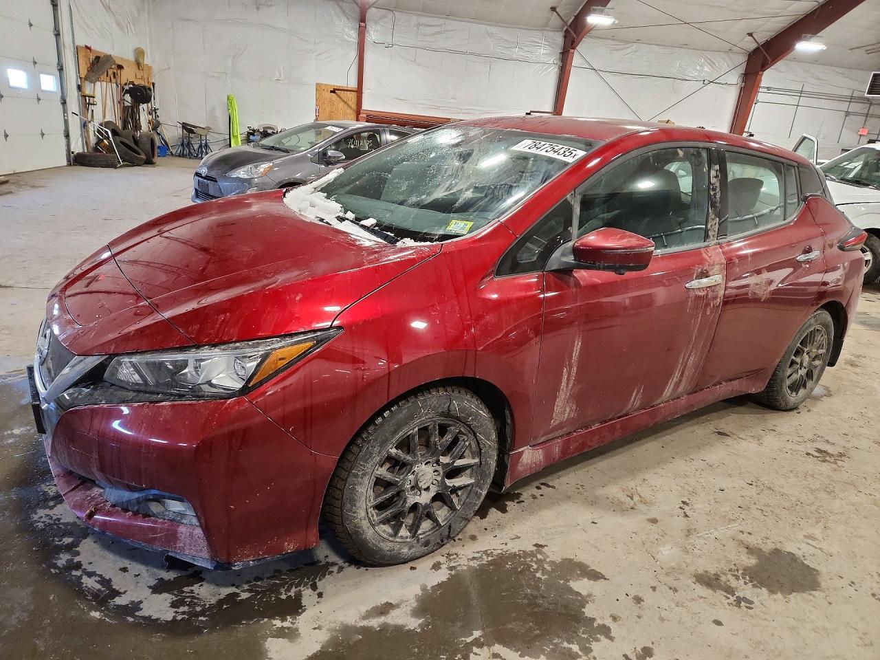 2022 NISSAN LEAF
