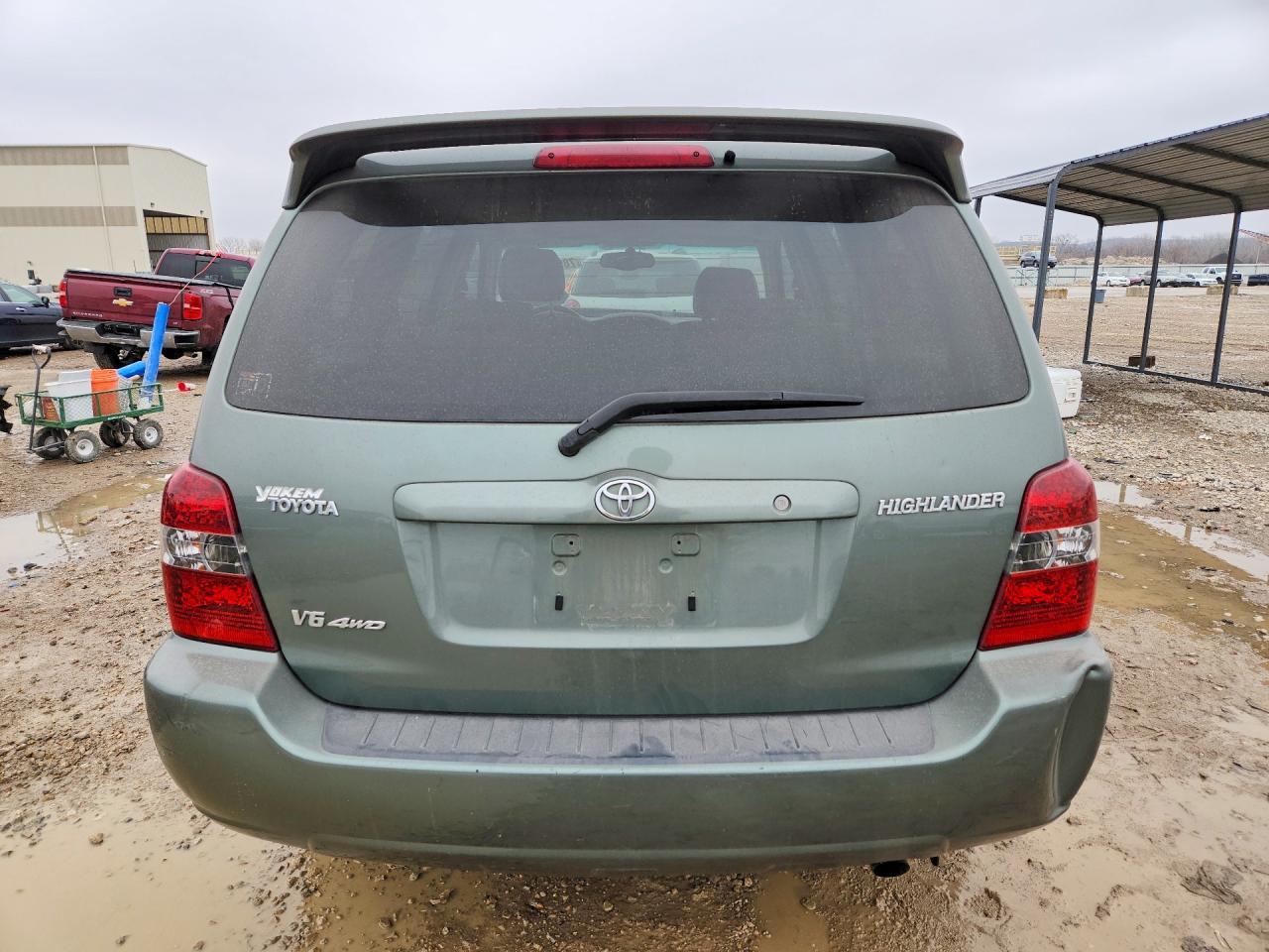 2004 TOYOTA HIGHLANDER