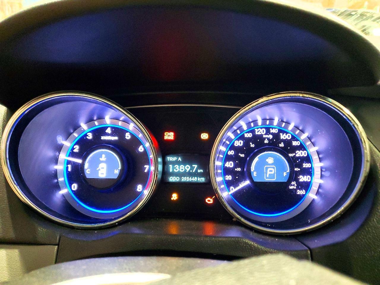 2011 HYUNDAI SONATA