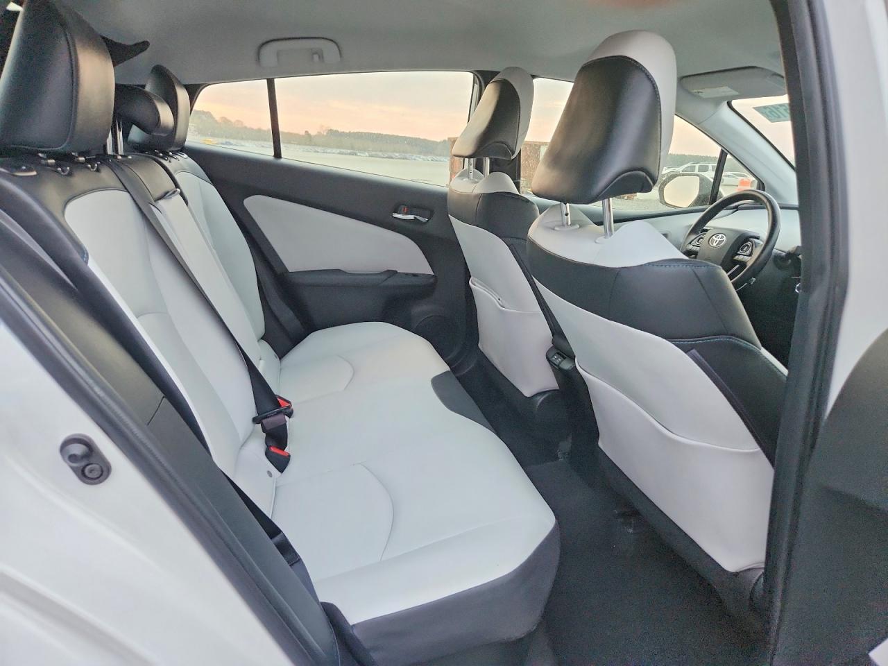 2021 TOYOTA PRIUS