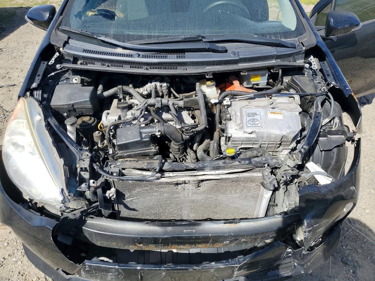 2013 TOYOTA Prius c