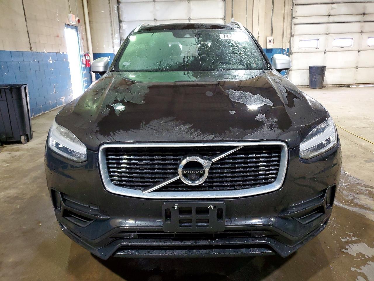 2017 VOLVO XC90