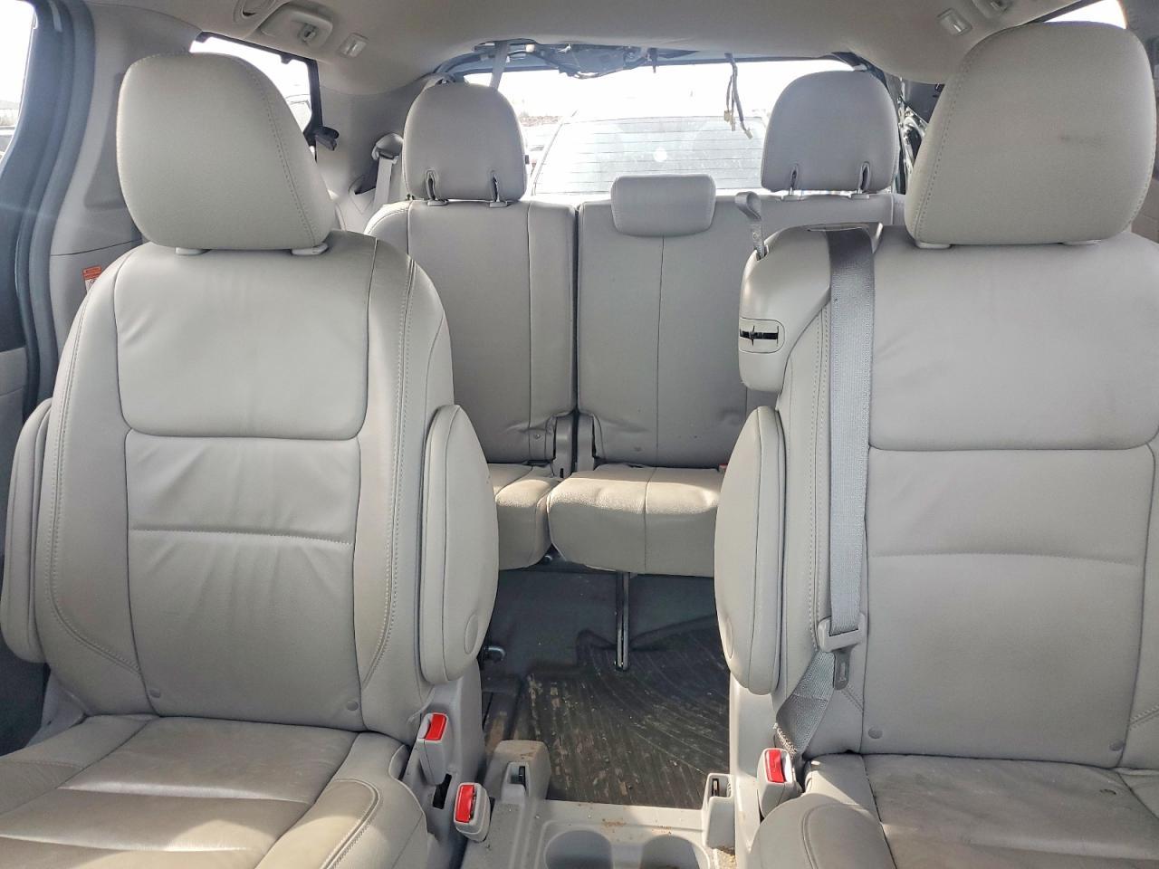 2017 TOYOTA SIENNA