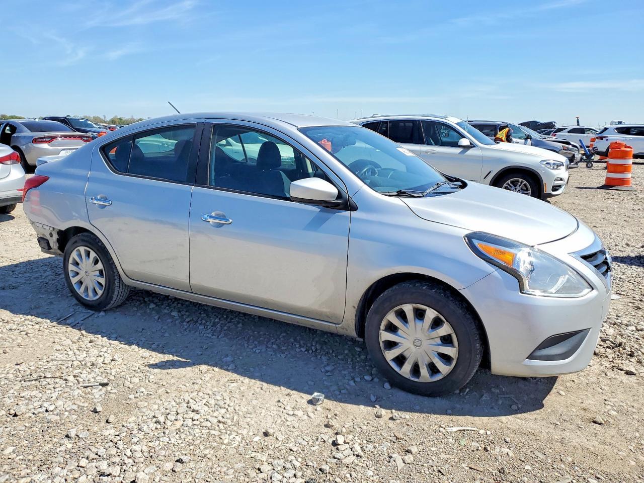 2019 NISSAN VERSA