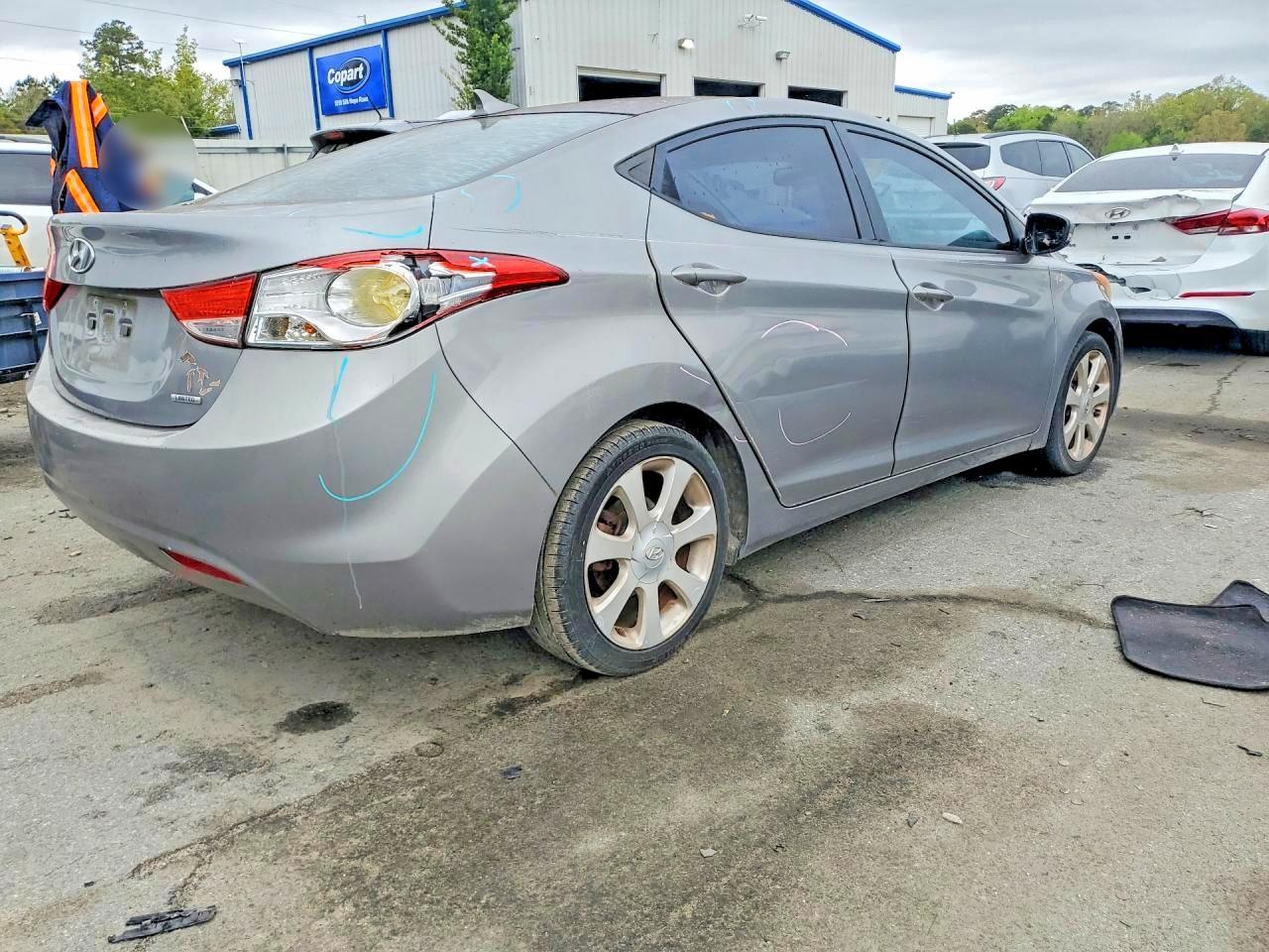 2011 HYUNDAI ELANTRA