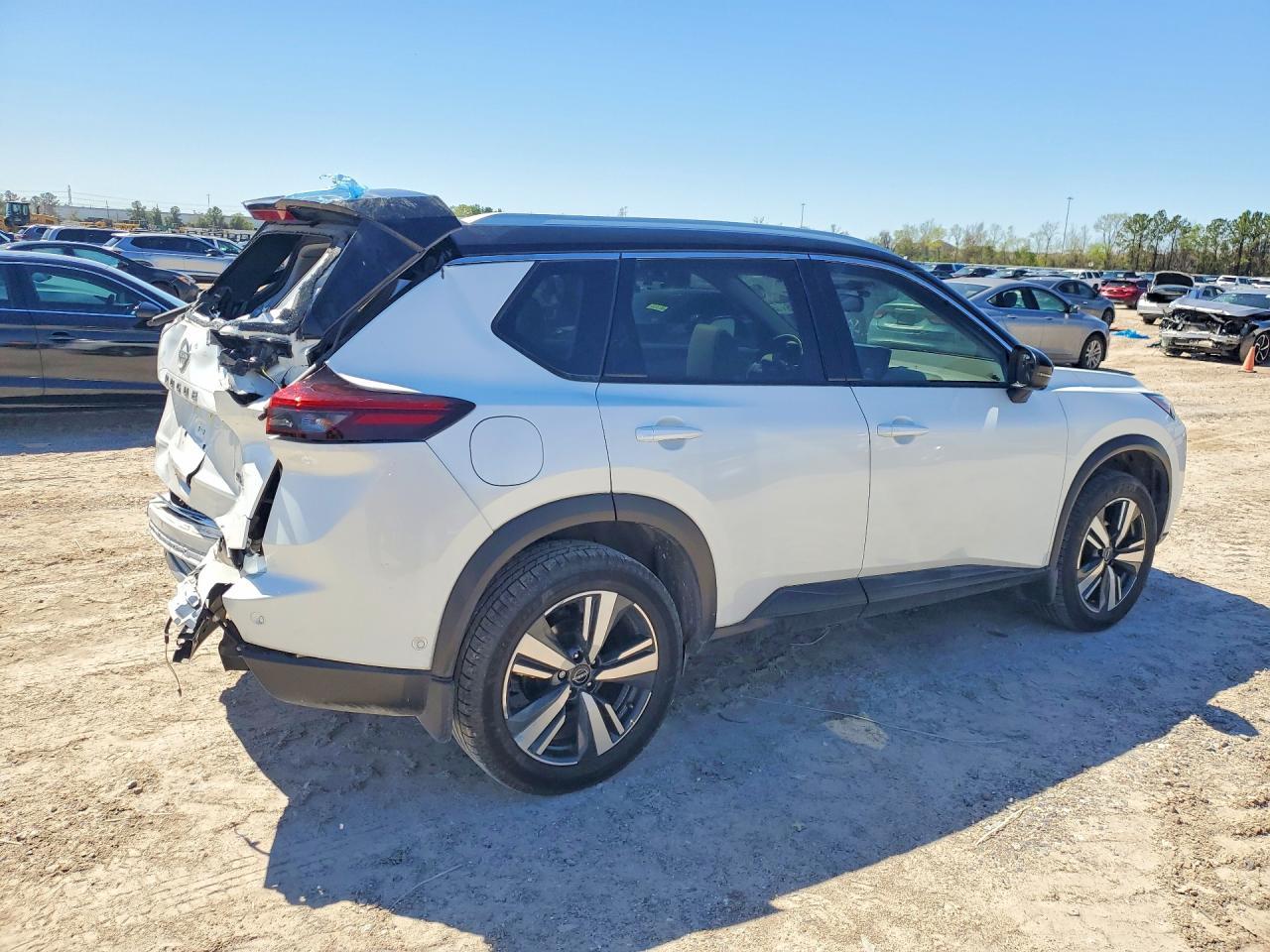 2024 NISSAN ROGUE