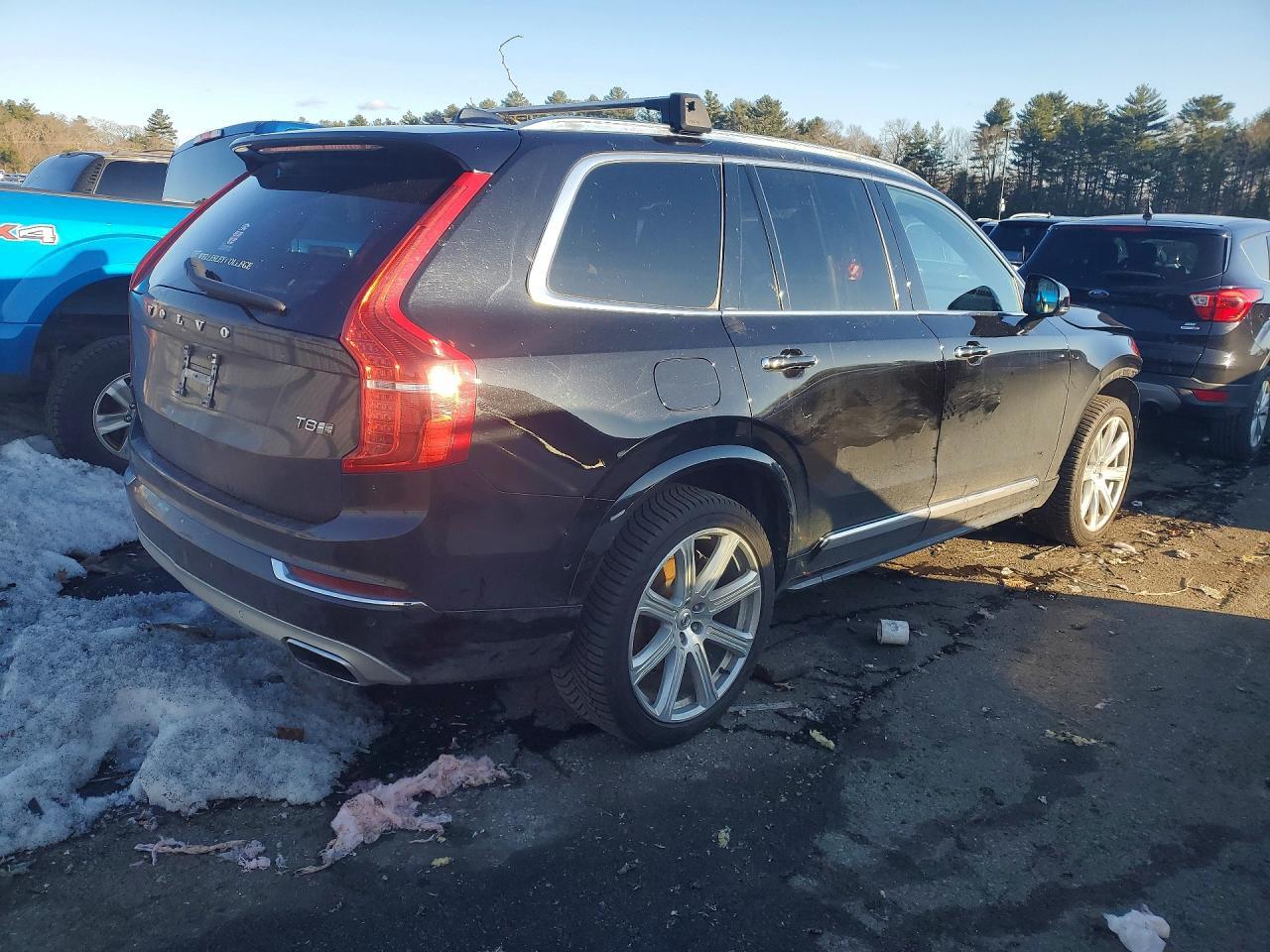 2019 VOLVO XC90